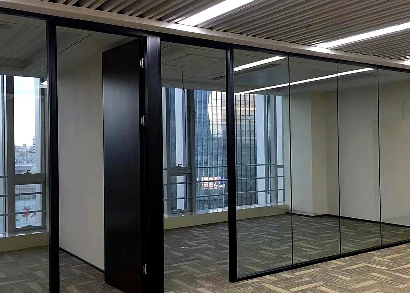 全景玻璃隔断工程实景